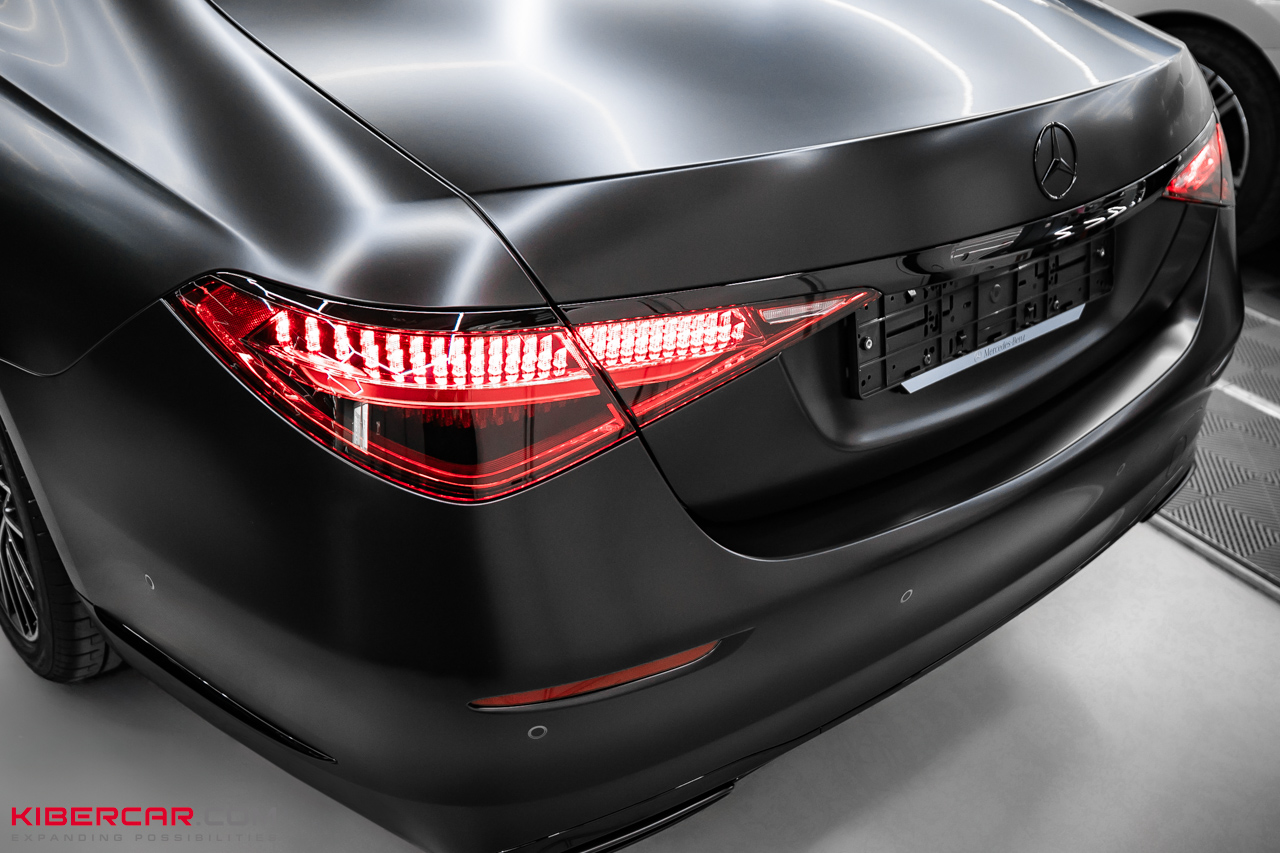 Mercedes-Benz S-класс в новом образе: матовая полиуретановая пленка и керамика