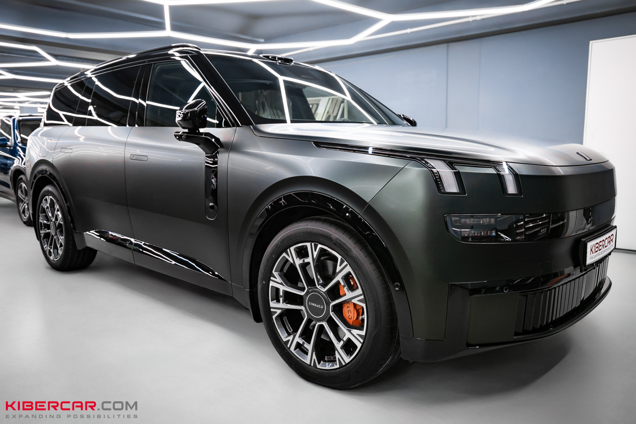 Оклейка Lynk & Co 900 матовой цветной полиуретановой пленкой с необычным эффектом