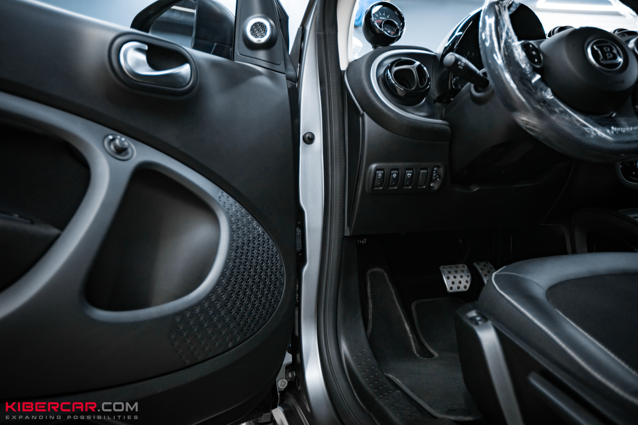 Полное преображение Smart Fortwo: оклейка кузова и проемов матовой цветной виниловой пленкой