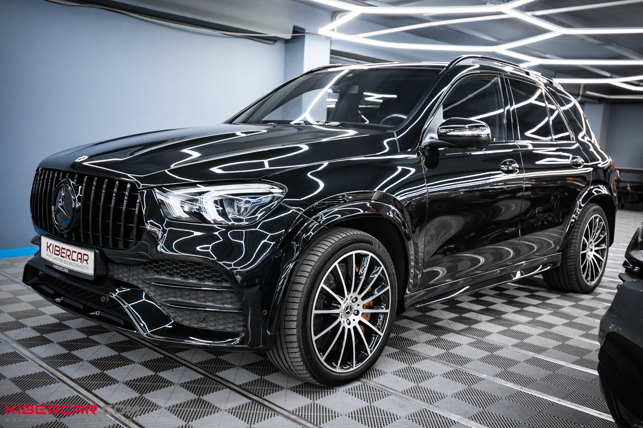 Черная решетка AMG на Mercedes-Benz GLE: продолжение единого стиля