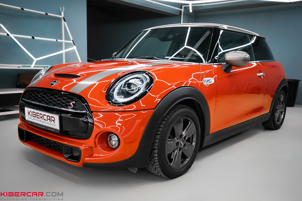 Mini Hatch: полировка кузова и нанесение керамического покрытия